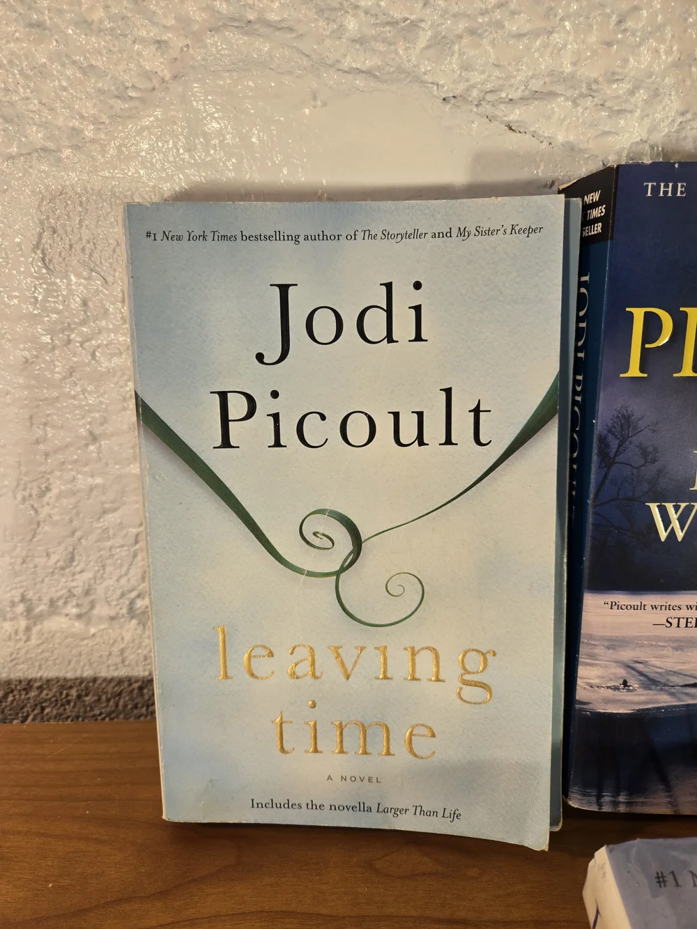 Lot of 4 Jodi Picoult Paperback And Hardcover Books My Sisters Keeper; And More